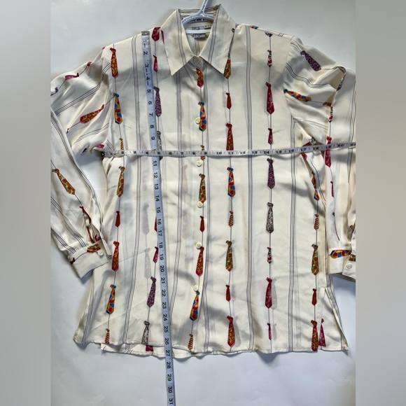 C.NV.RS.T..N 100% SILK Button up Long Sleeve Shirt Size P/S Neckties Print Beige - Picture 6 of 6